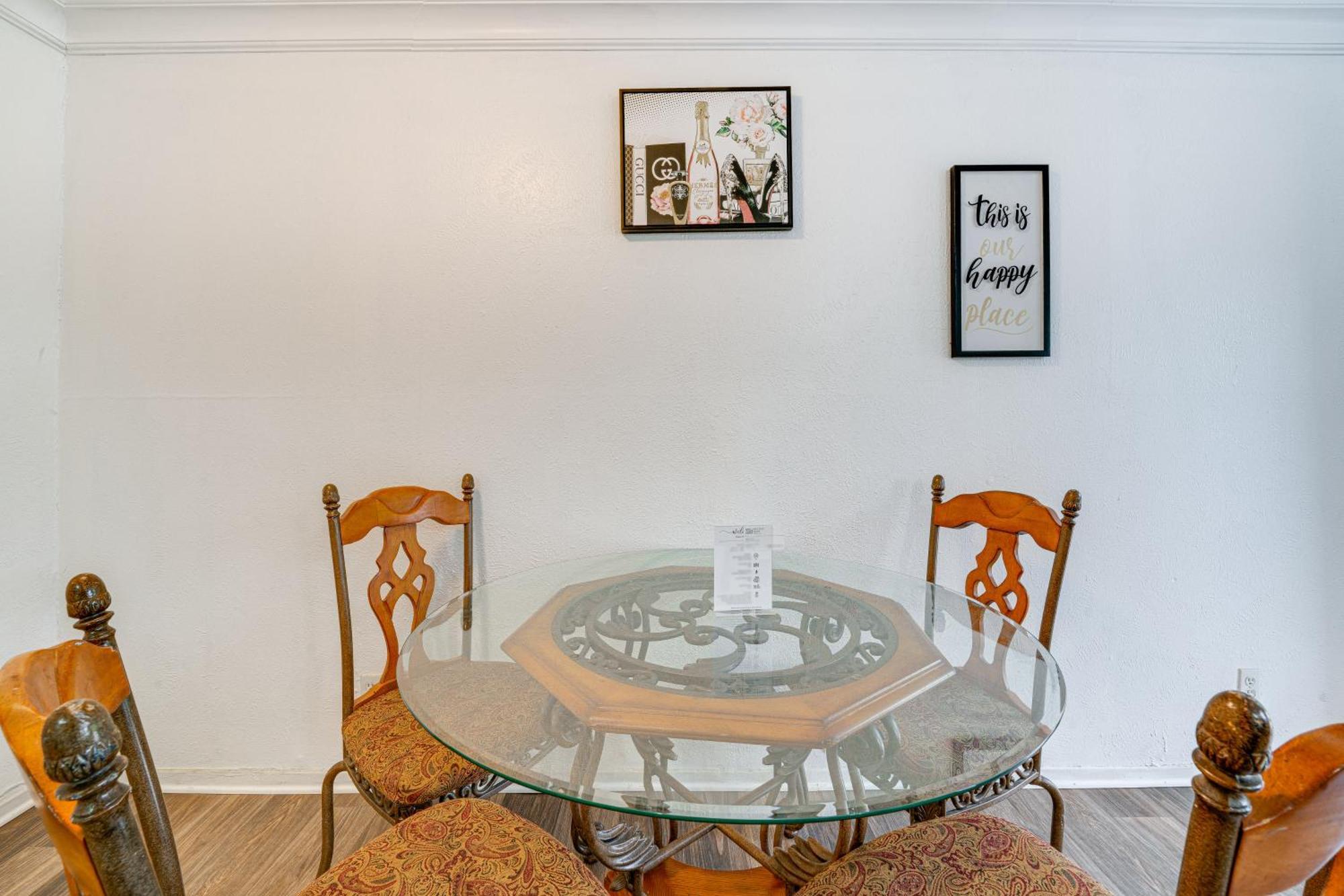 Apartment Quaint With Pool Access 4 Mi To Dtwn Dallas! *