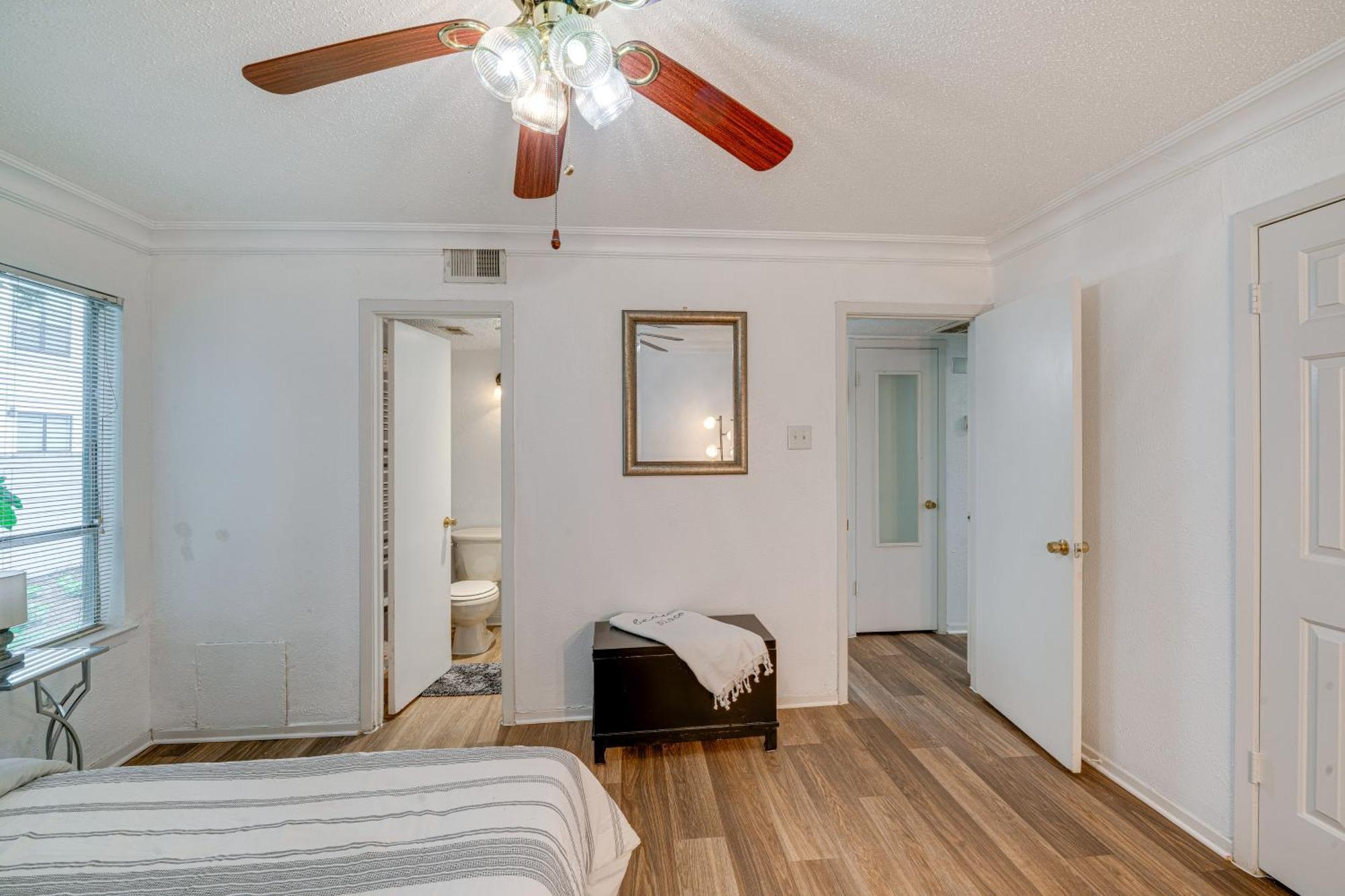 Apartment Quaint With Pool Access 4 Mi To Dtwn Dallas! Dallas