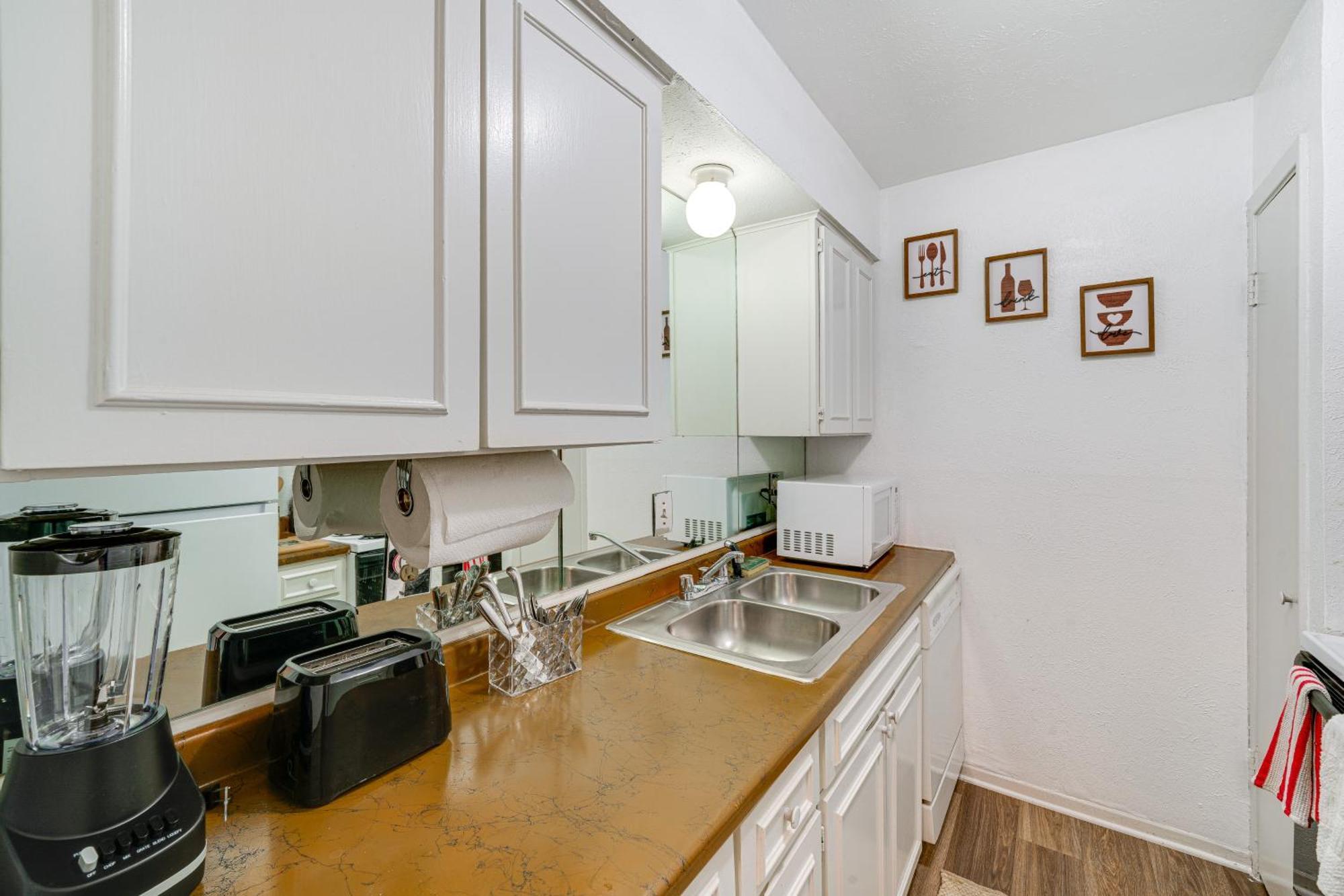 Apartment Quaint With Pool Access 4 Mi To Dtwn Dallas! Dallas